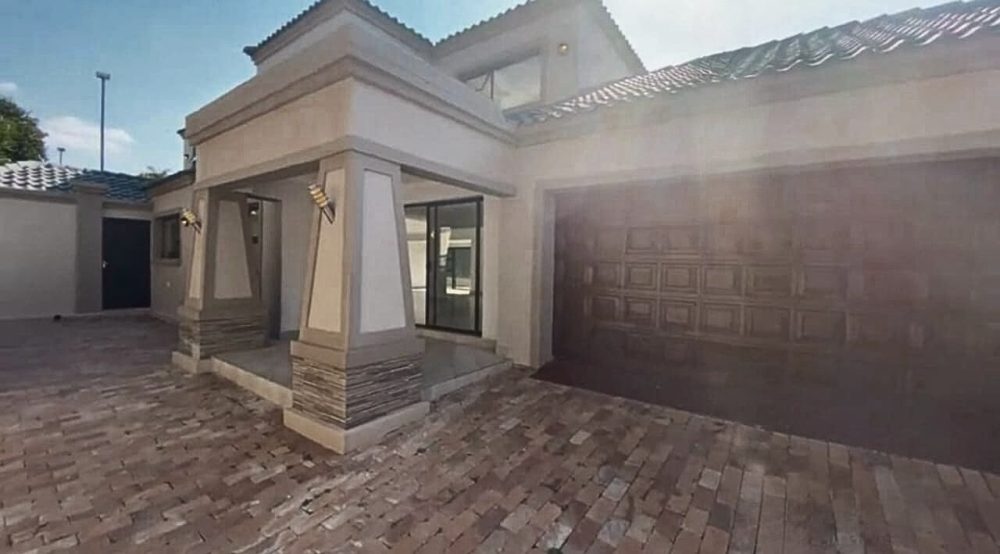 4 Bedroom Sandown Property for Sale